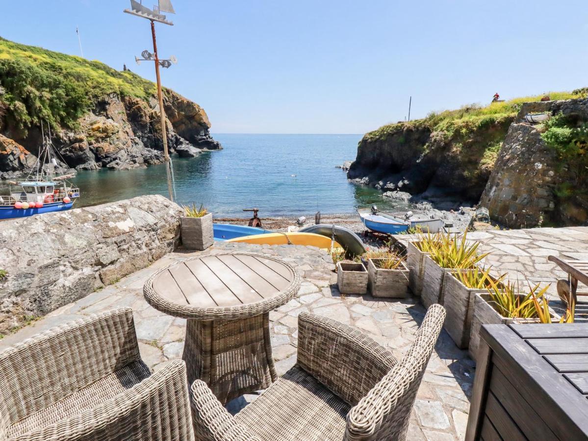 Beach Cottage Хелстон Экстерьер фото